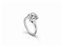 Anello “Solitaire 1895” in platino con diamante solitario. Katel Riou © Cartier 2009
