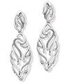 An elegant pair of earrings inspired from fluidity of water that can be worn on special occasions